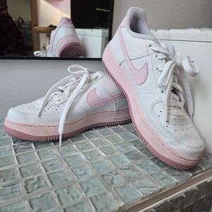 Nike Air Pink And White Sneakers Womens Size 7.5/youth Size 5.5
